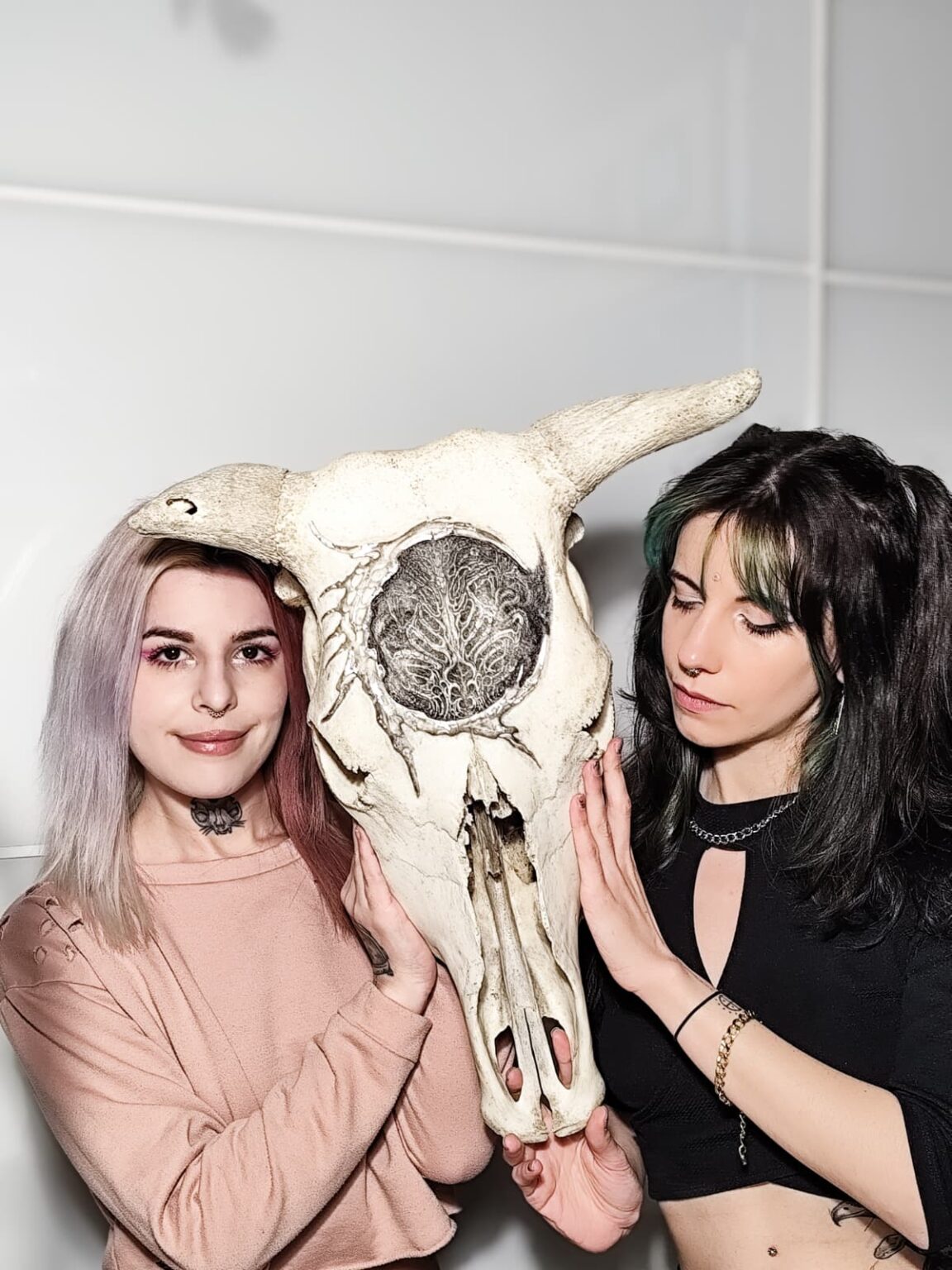 Sirah e Magda con Exhumed Garden